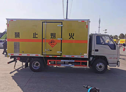 崇川爆破器材运输车